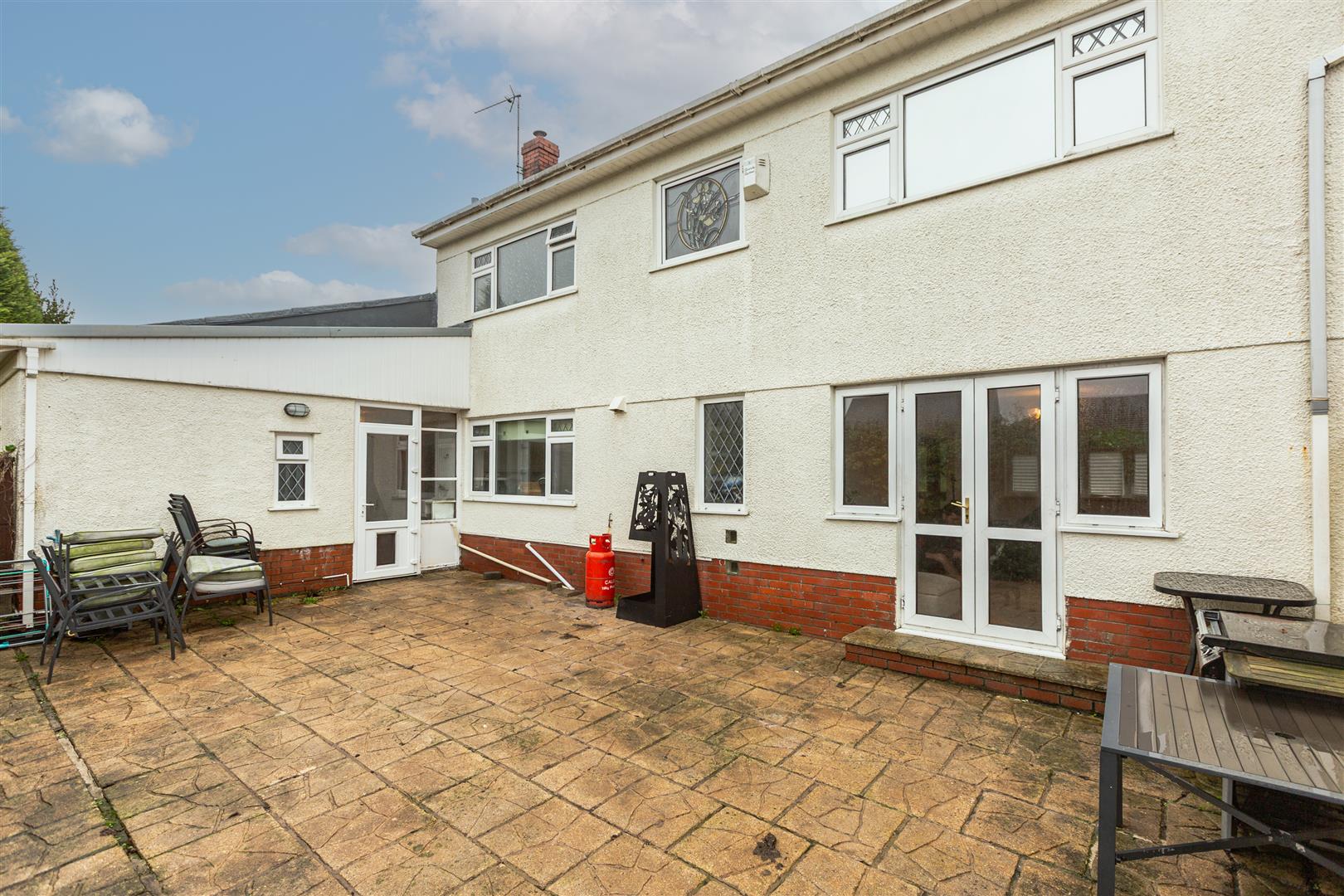 Llanmorlais, Swansea, SA4 3RY